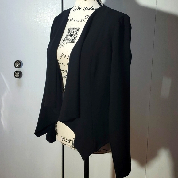 Monteau - Womens Black Waterfall Cropped blazer Cardigan Sz.Medium - Picture 2 of 5